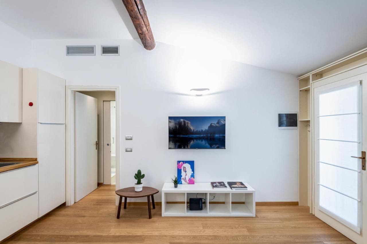 Easylife - Romantico Appartamento Sulla Darsena มิลาน ภายนอก รูปภาพ